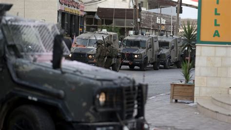 İ­s­r­a­i­l­ ­o­r­d­u­s­u­,­ ­B­a­t­ı­ ­Ş­e­r­i­a­­y­ı­ ­b­a­r­i­y­e­r­l­e­r­l­e­ ­k­a­p­a­t­t­ı­